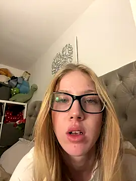 RosieLovexoxx online show from 11/28/25, 06:10