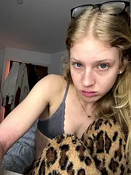 RosieLovexoxx online show from 01/15/26, 03:16