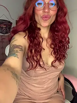 PrettyChloe  online show from 02/05/26, 06:56