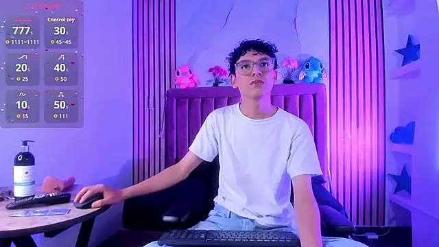 SthepanodiMonaco online show from 12/04/25, 07:22