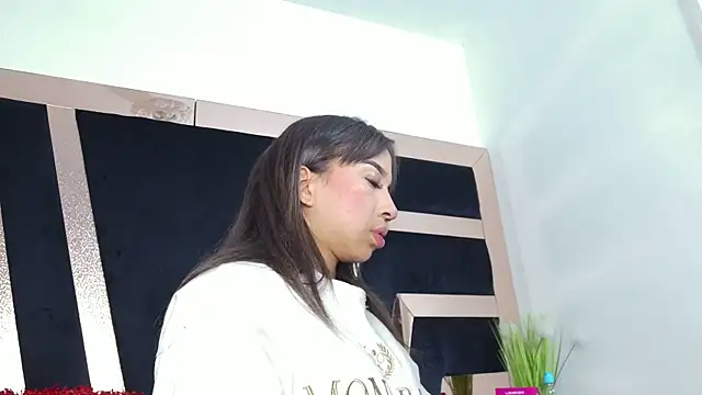 Snapshot of Kassandra_xxx chatting on 06/06/26, 04:28 Kassandra xxx online show from 06/06/26, 04:28