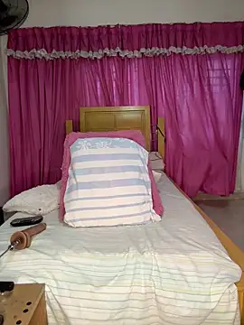 xyarela Hot online show from 12/15/25, 10:14