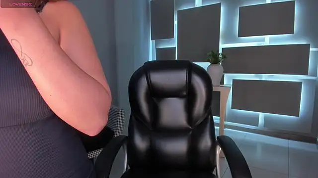 AmbarOwens online show from 01/14/26, 02:06