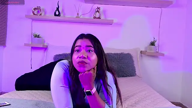 Snapshot of Lunaartistry chatting on 11/29/25, 02:58 Lunaartistry online show from 11/29/25, 02:58