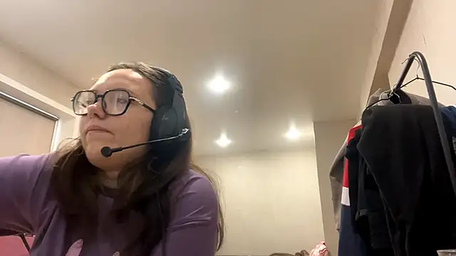 KerriMcbreen online show from 12/05/25, 04:32