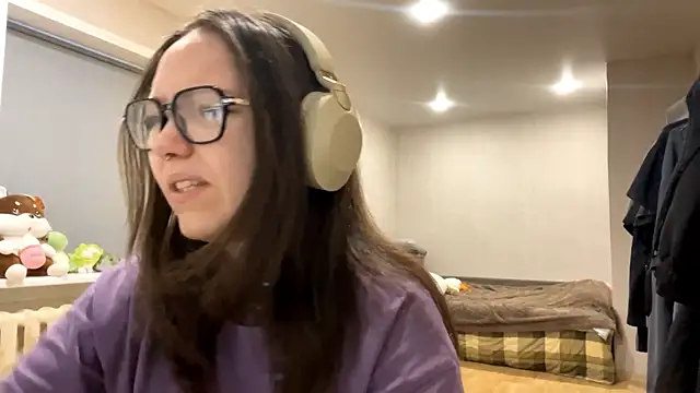 KerriMcbreen online show from 12/19/25, 02:40