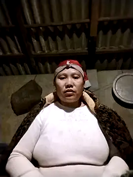 Snapshot of LeoPet2x chatting on 01/15/26, 04:22 LeoPet2x online show from 01/15/26, 04:22