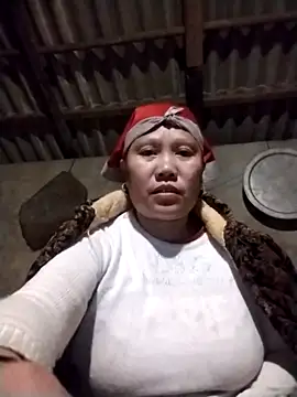 Snapshot of LeoPet2x chatting on 01/17/26, 04:43 LeoPet2x online show from 01/17/26, 04:43