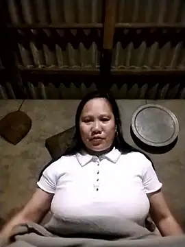 Snapshot of LeoPet2x chatting on 02/18/26, 04:14 LeoPet2x online show from 02/18/26, 04:14