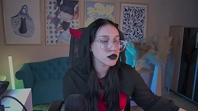 VivianMalone online show from 12/03/25, 03:10