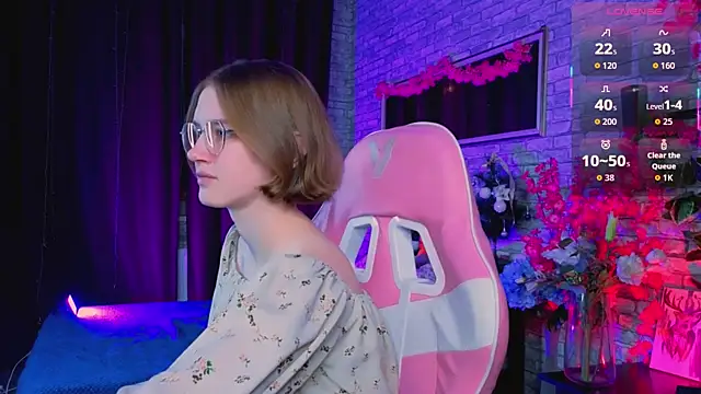 Mia Mooore online show from 12/21/25, 01:40