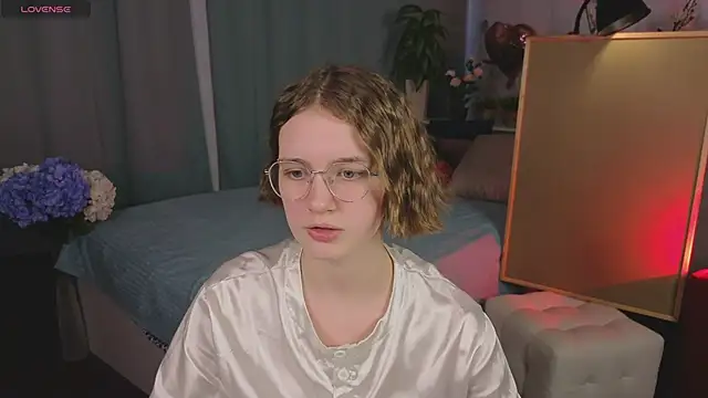 Mia Mooore online show from 02/13/26, 02:13