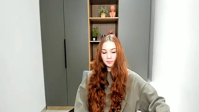 Snapshot of ElizaHunkins chatting on 11/30/25, 08:29 ElizaHunkins online show from 11/30/25, 08:29