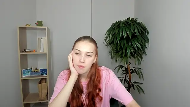 Snapshot of ElizaHunkins chatting on 12/01/25, 08:08 ElizaHunkins online show from 12/01/25, 08:08