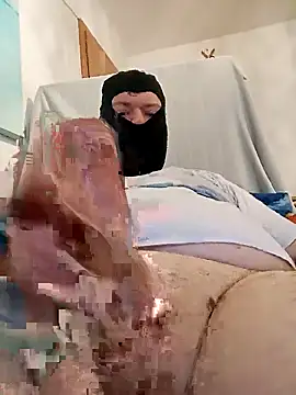 Snapshot of Flutsch chatting on 12/02/25, 09:14 Flutsch online show from 12/02/25, 09:14