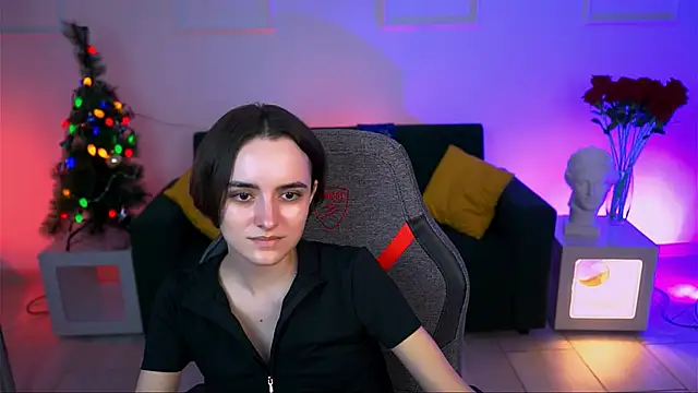 KateWillows online show from 12/14/25, 04:23