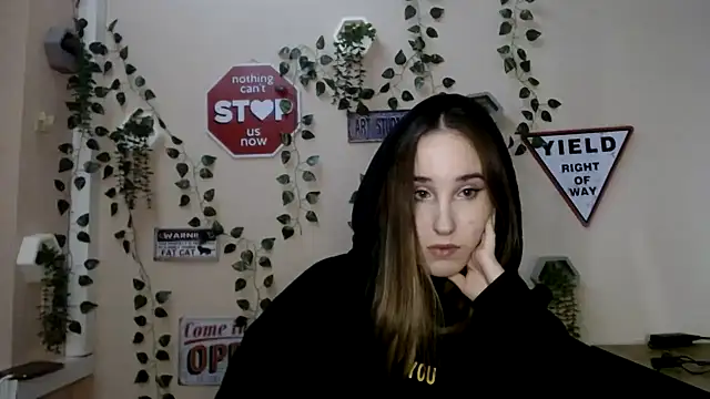 Snapshot of Moon__Lily chatting on 12/01/25, 02:55 Moon Lily online show from 12/01/25, 02:55