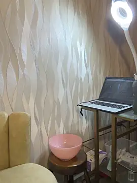 SofhiaTaylor online show from 12/20/25, 11:45