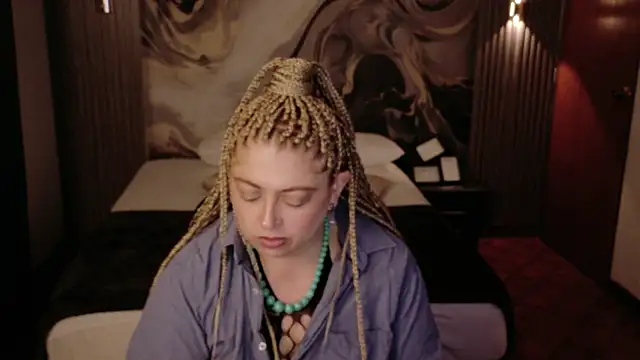 MilfArlet online show from 03/18/26, 02:42