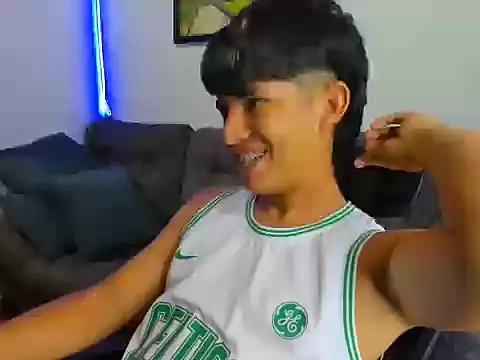 Mikke18 online show from 12/23/25, 03:37