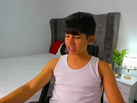 Mikke18 online show from 01/13/26, 02:06