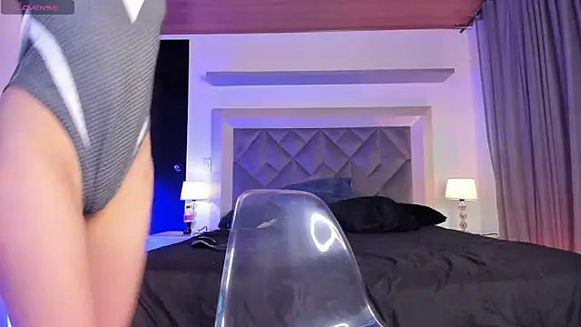 Brenda Tina online show from 12/17/25, 08:04