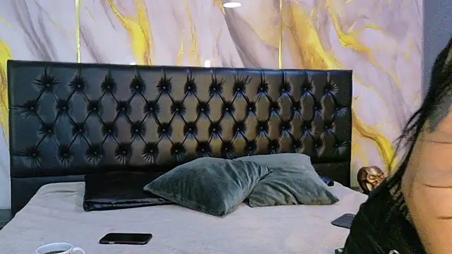 MilaDeRoux online show from 03/20/26, 04:06