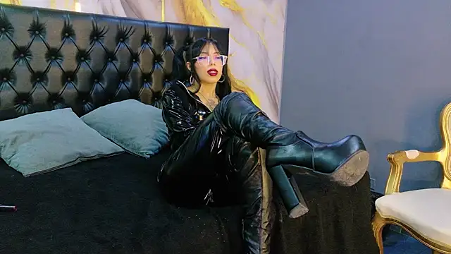 MilaDeRoux online show from 04/01/26, 02:45