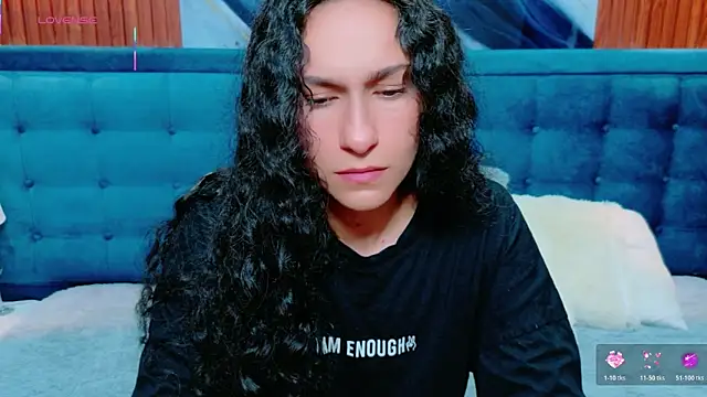 Snapshot of violeta_0426 chatting on 05/19/26, 11:38 violeta 0426 online show from 05/19/26, 11:38