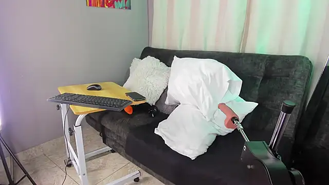 BonnieRitz online show from 12/02/25, 12:21