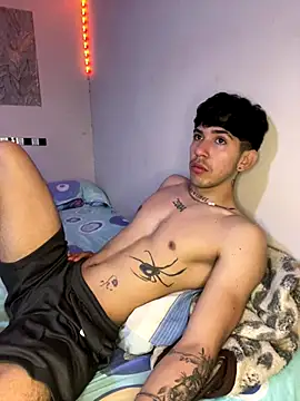 wil hot online show from 12/16/25, 03:28