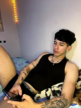 wil hot online show from 12/18/25, 03:40