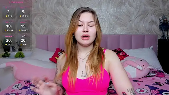 MilanaXHoney online show from 12/14/25, 01:00