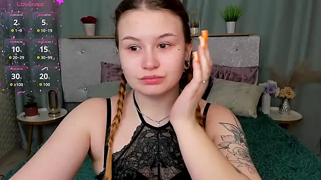 MilanaXHoney online show from 02/16/26, 01:02