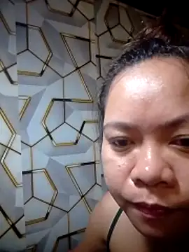 Snapshot of your_bootybabe1998 chatting on 12/01/25, 03:17 your bootybabe1998 online show from 12/01/25, 03:17