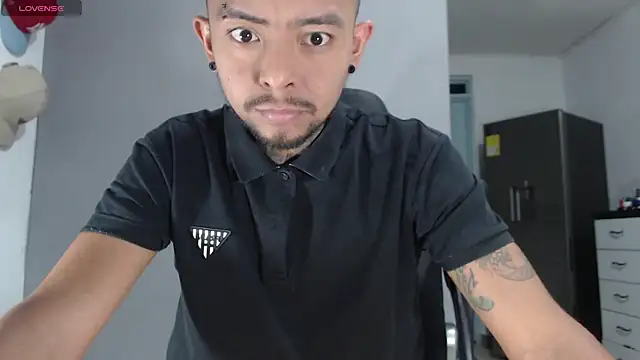 BASTIAN NICOLAS  online show from 04/28/26, 03:39