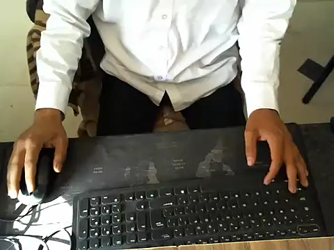 TwinklyBasket897 online show from 02/03/26, 10:31