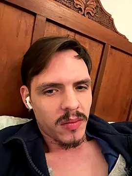 Dicken09 online show from 11/29/25, 05:32