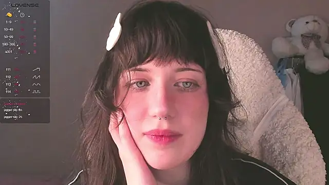 MePretty online show from 11/30/25, 01:09