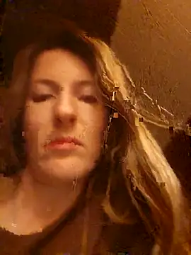 Snapshot of EiraYanovich chatting on 11/30/25, 03:21 EiraYanovich online show from 11/30/25, 03:21