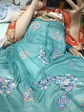 miniiceyya online show from 04/14/26, 05:41