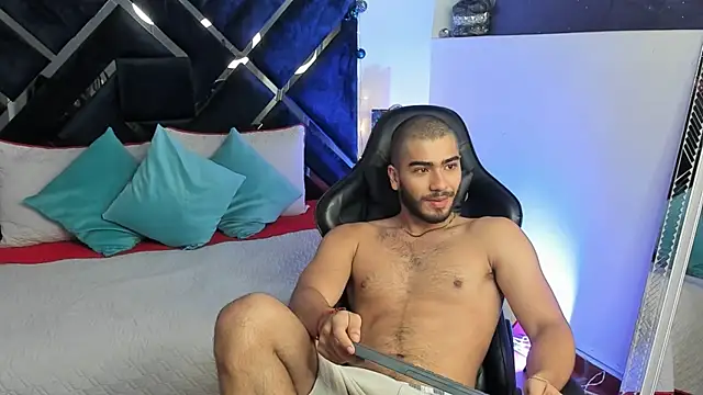 Franco banderas online show from 12/17/25, 12:55