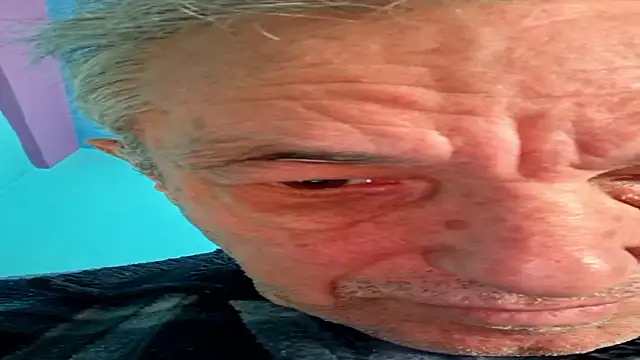 Snapshot of mikel48_ chatting on 12/01/25, 12:10 mikel48 online show from 12/01/25, 12:10