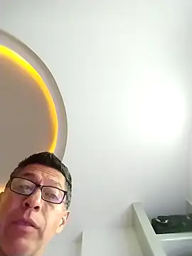 JRAdams23 online show from 12/21/25, 04:47