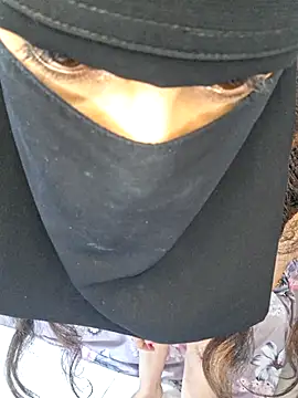 Snapshot of deva-sexy chatting on 12/16/25, 09:42 deva-sexy online show from 12/16/25, 09:42