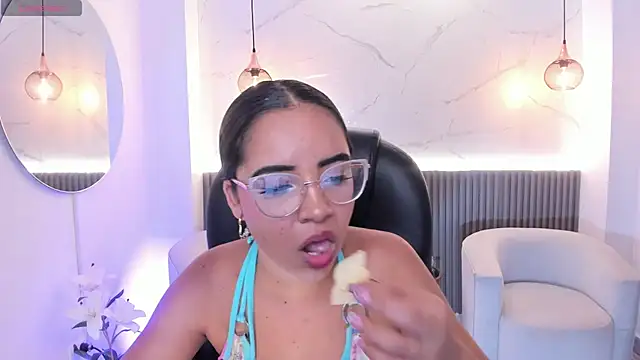 alana martiins online show from 05/28/26, 07:44