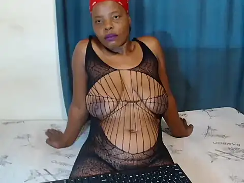 Snapshot of SexyMellow21 chatting on 11/30/25, 04:11 SexyMellow21 online show from 11/30/25, 04:11