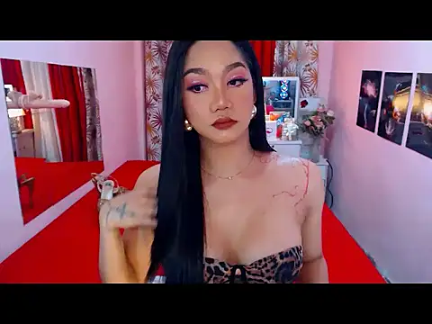 UrScreenGoddess online show from 06/05/26, 12:17