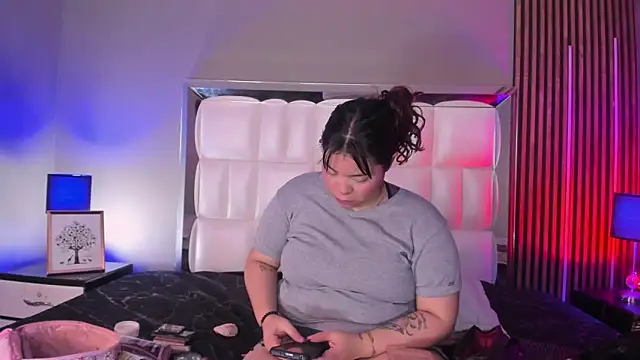 xCharlotte 20 online show from 02/17/26, 08:04