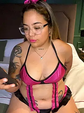 Snapshot of Lindalatina2001 chatting on 01/09/26, 01:08 Lindalatina2001 online show from 01/09/26, 01:08